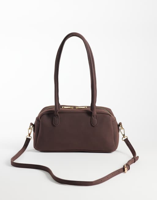 PASQ bowlingtas van faux nubuck met crossbodyriem in donkerbruin, 4 van 4