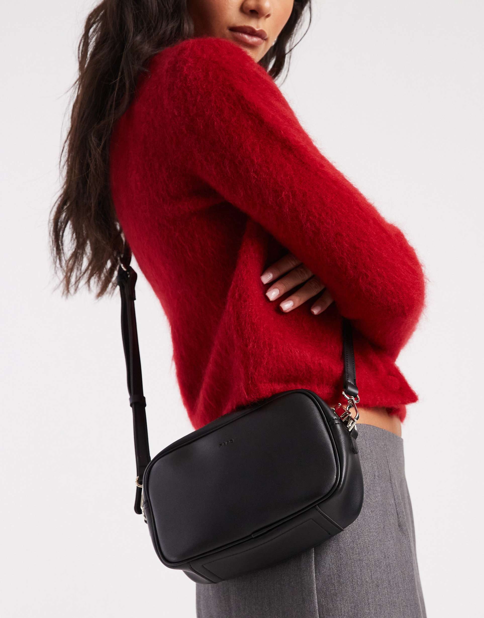 pasq camera crossbody bag in black