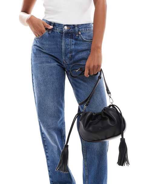 PASQ - Gerimpelde crossbodytas met trekkoord in zwart - view 1