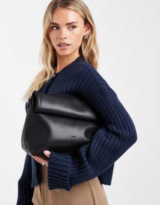 PASQ - Große Clutch zum Umhängen in Schwarz mit Rolltop-Verschluss