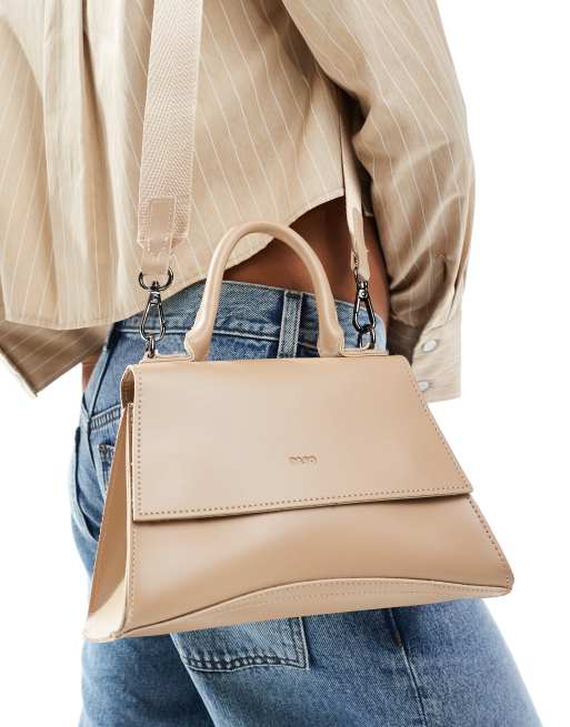 PASQ – Piaskowa mała torebka z paskiem crossbody, uchwytem u góry i zaokrąglonym dołem