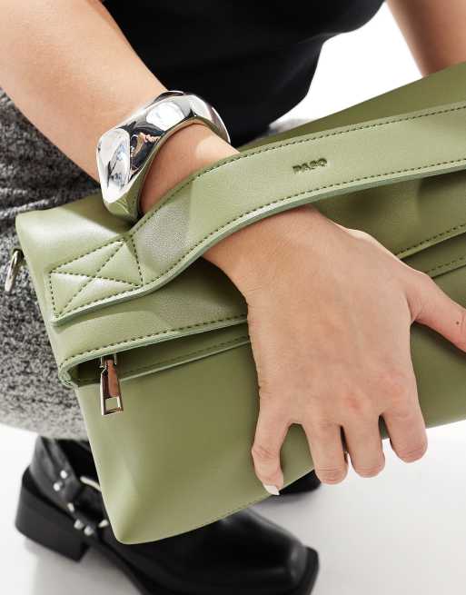 PASQ Sac pochette à bandoulière et rabat Vert olive ASOS
