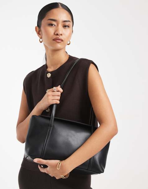 PASQ – Schultertasche in Schwarz mit Umschlag - view 1