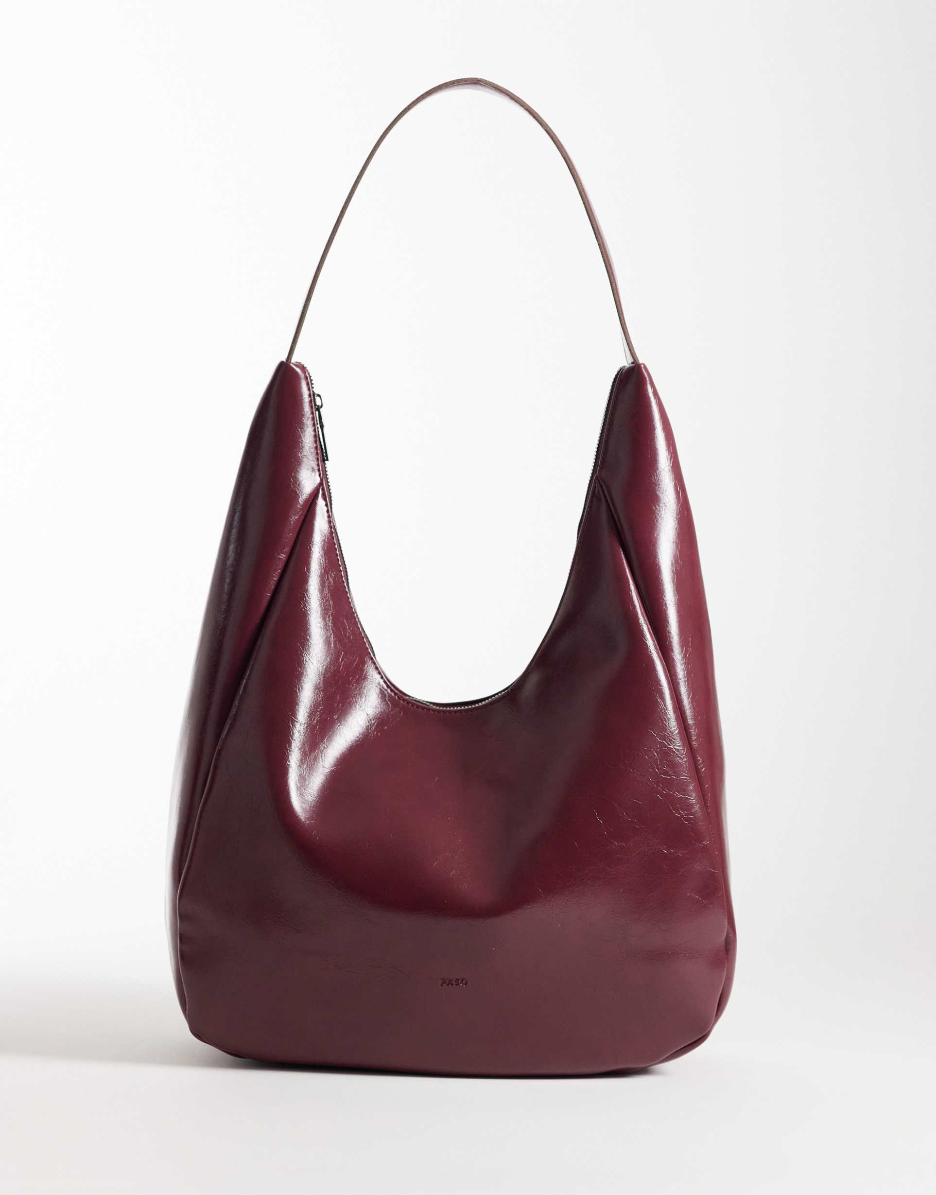 pasq slouchy shoulder bag in shiny burgundy