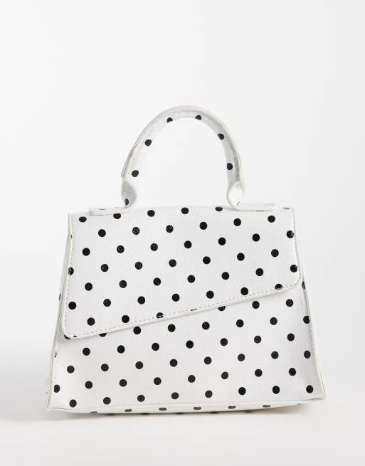 PASQ väska med diagonal klaff och handtag samt crossbody-rem i vit prickig, 1 av 4