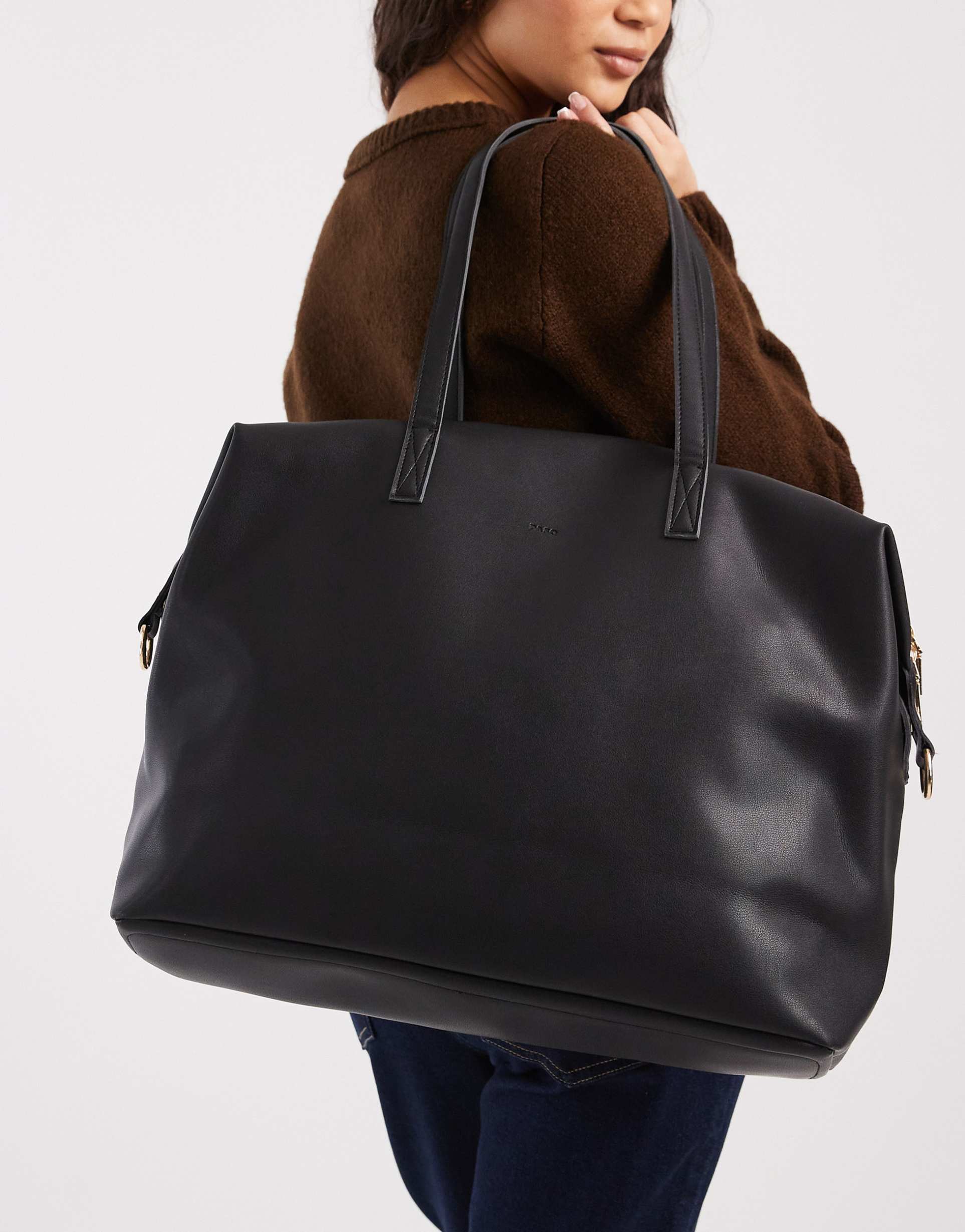 pasq weekender carryall bag in black