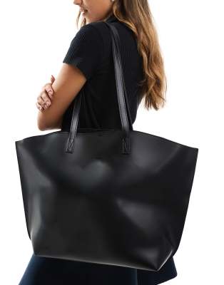 winged tote bag with inside pouch in black