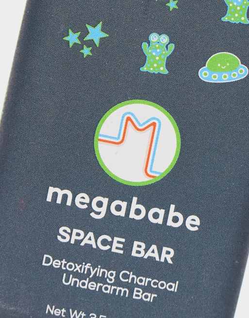 Pastilla de jabón para axilas con carbón detoxificante de 99 g Space Bar de Megababe, 3 de 4