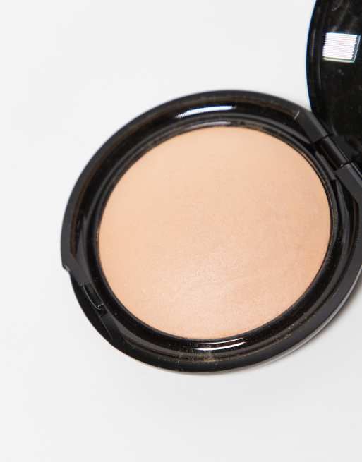 Pat McGrath Labs Skin Fetish: Sublime Perfection Blurring Under-Eye Powder, 3 of 4