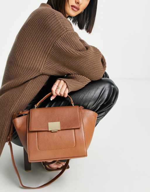Paul Costelloe – Gulbrun toteväska i läder med handtag upptill och bärrem
