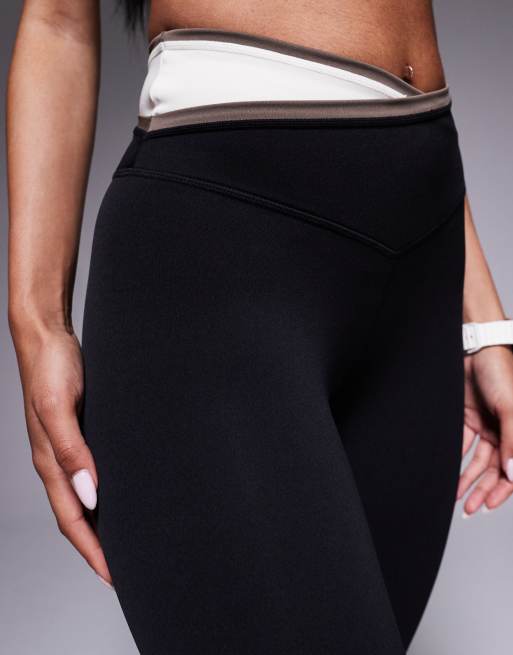 PE Nation Status full length legging in black and walnut, 3 of 5