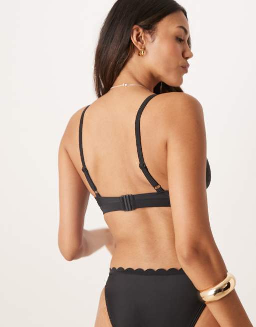 Peek & Beau Coppe Grandi - Top bikini a triangolo nero con bordi smerlati, 4 di 4
