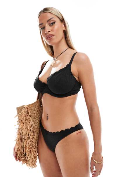 Peek & Beau – Fylligare Byst – Svart bikini med rosettdetalj - view 1