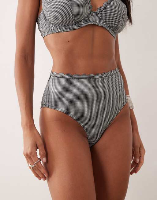 Peek & Beau - Højtaljede bikinitrusser med muslingekant i sort/hvidt gingham-tern, 2 af 4