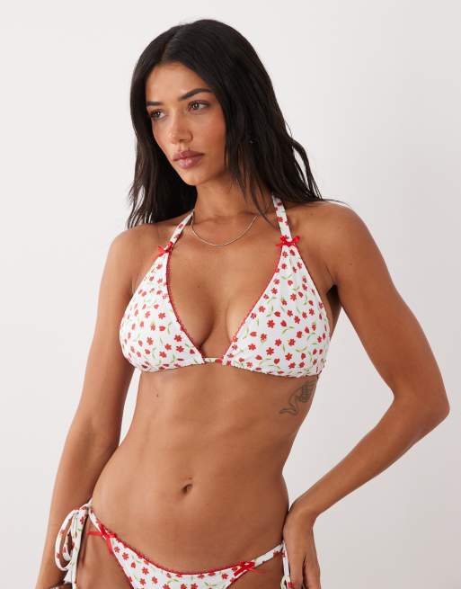 Peek & Beau - Hvid trekantsbikinitop med rødt blomstermønster og sløjfedetalje, 2 af 4