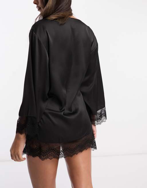 Peek Beau Poitrines genereuses Peignoir en satin avec bordures en dentelle Noir ASOS