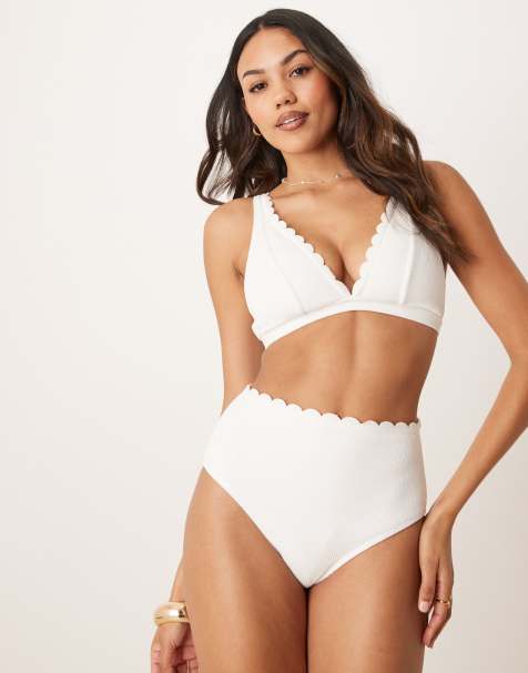 Peek & Beau - Vollere Cupmaten - Bikinibroekje met hoge taille en geschulpte randen in wit - view 1