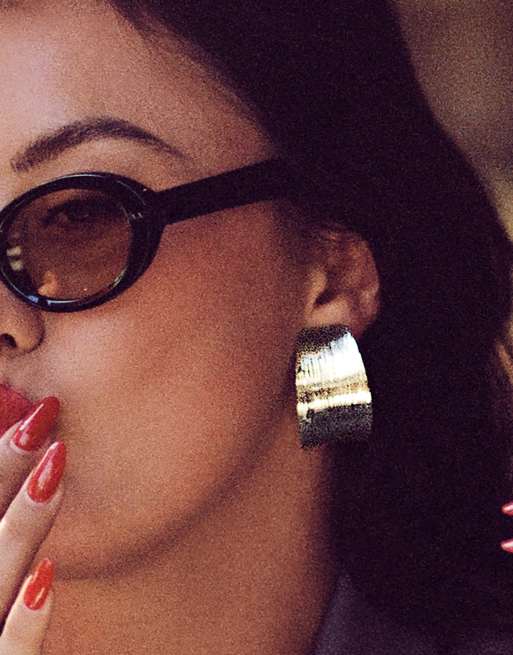 Pendientes con diseño llamativo redondeado chapados en rodio de 8 Other Reasons x Millie Hannah