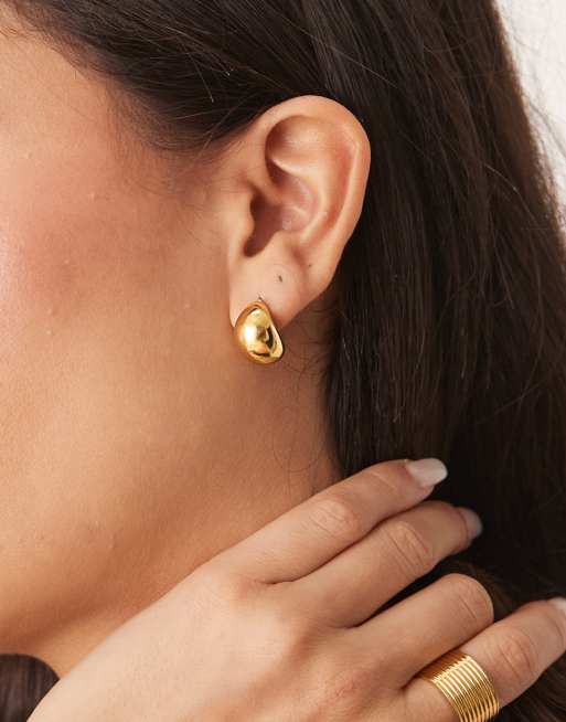 Pendientes de aro anchos con diseño abombado de acero inoxidable chapado en oro de 18 quilates de Lost Souls