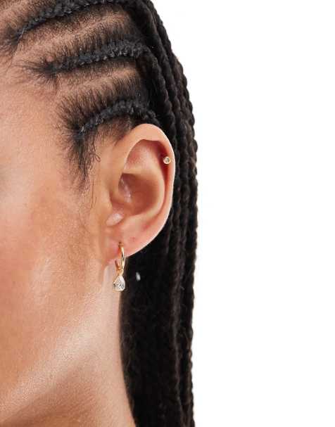Pendientes de aro chapados en oro con charm de cristales de Kingsley Ryan - view 1