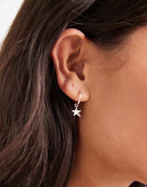 Pendientes de aro con charm de estrella de plata de ley de Kingsley Ryan - view 1