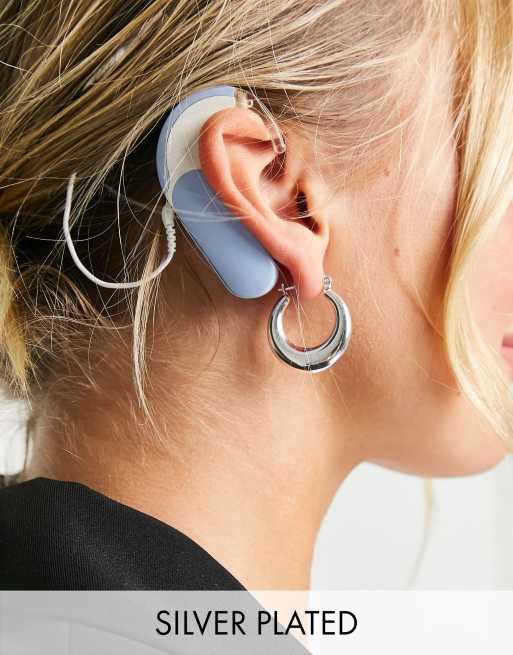 Pendientes de aro con diseño curvado chapados en plata de ASOS DESIGN