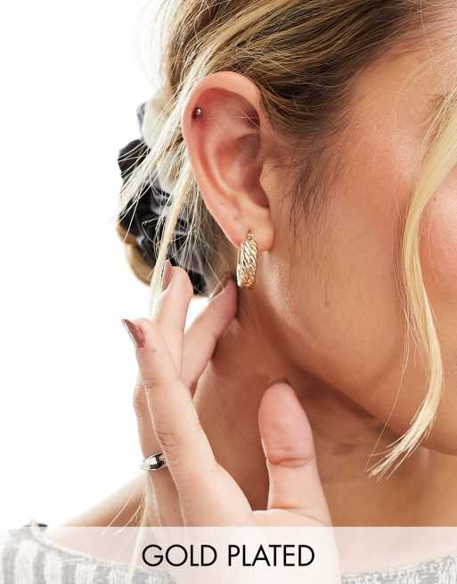 Pendientes de aro con diseño de cuerda de oro vermeil de 18 quilates de Seol + Gold 