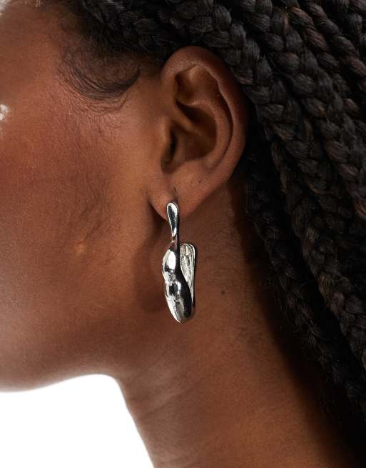 Pendientes de aro con diseño efecto fundido chapados en rodio de 8 Other Reasons
