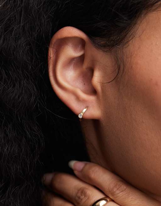 Pendientes de aro de 10 mm chapados en oro con cristales de Kingsley Ryan