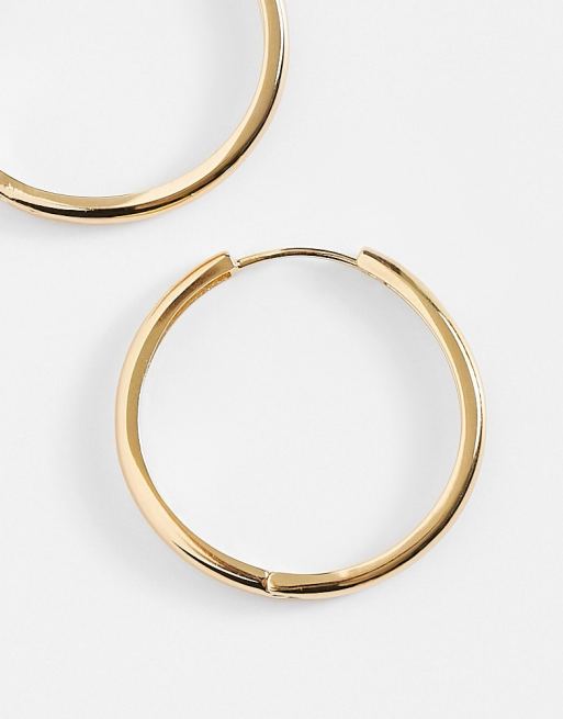Pendientes de aro de 25 mm con pasador chapados en oro de 14 quilates de ASOS DESIGN, 2 de 4