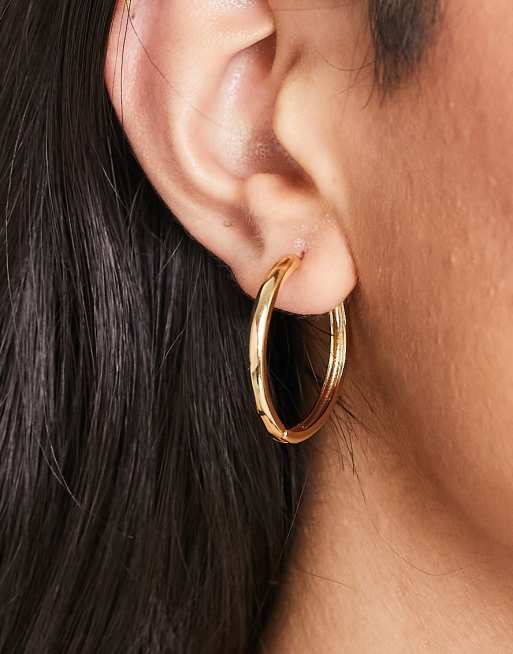 Pendientes de aro de 25 mm con pasador chapados en oro de 14 quilates de ASOS DESIGN, 3 de 4