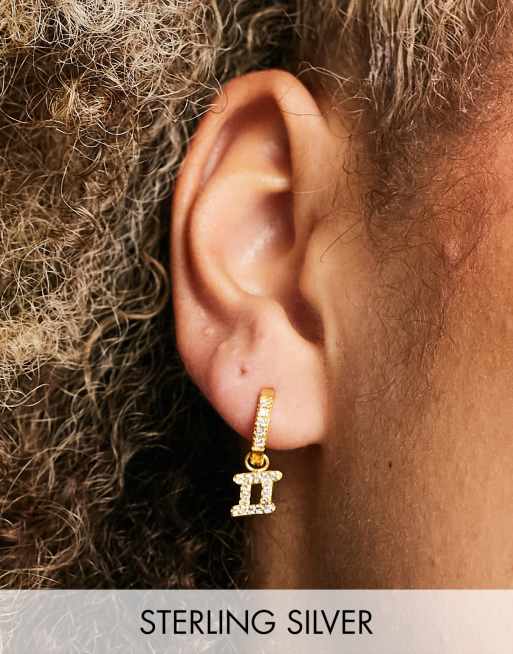 Pendientes de aro de plata de ley chapada en oro con charm de cristal del signo Géminis de ASOS DESIGN