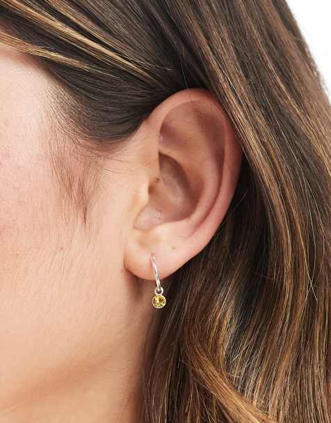 Pendientes de aro de plata de ley con charm de cristal color topacio claro de Kingsley Ryan - view 1