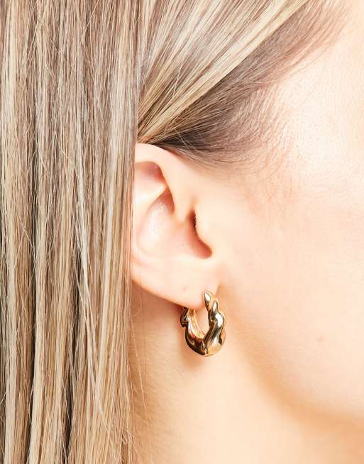 Pendientes de aro dorados clásicos de Reclaimed Vintage