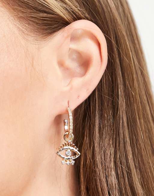 Pendientes de aro dorados con charm en forma de ojo de cristales de Liars & Lovers