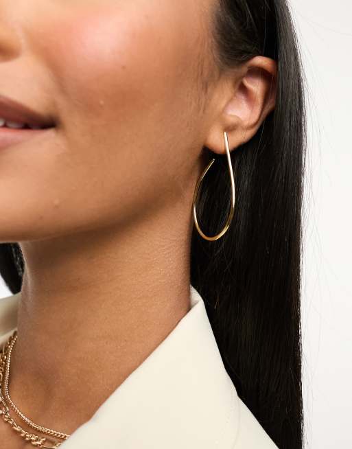 Pendientes de aro dorados con diseño asimétrico de & Other Stories