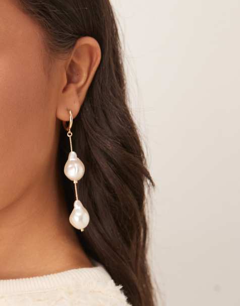 Pendientes de aro dorados con diseño colgante de perlas de agua dulce de imitación de ASOS DESIGN - view 1