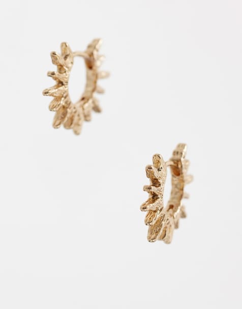 Pendientes de aro dorados con diseño de sol de DesignB London - view 1