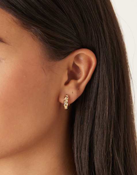 Pendientes de aro dorados con diseño efecto fundido de DesignB London - view 1