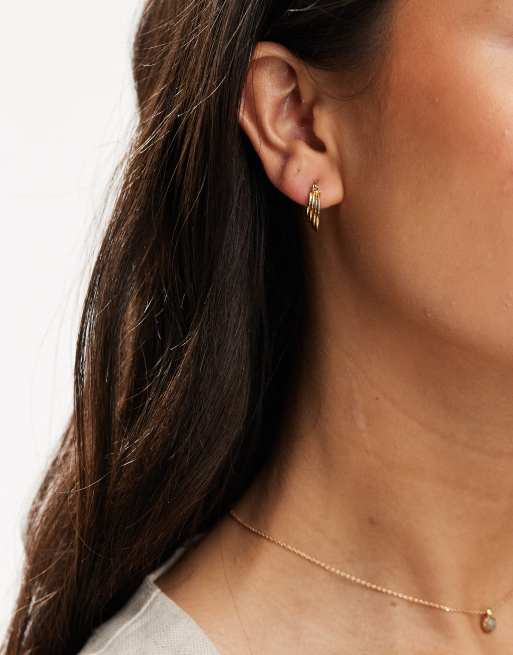 Pendientes de aro dorados con diseño estriado chapados en oro de la colección Z de Accessorize, 3 de 4