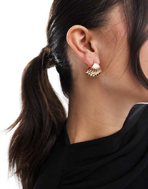 Pendientes de aro dorados con diseño estriado en forma de abanico de ASOS DESIGN - view 1