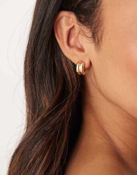 Pendientes de aro dorados con diseño superpuesto de DesignB London - view 1