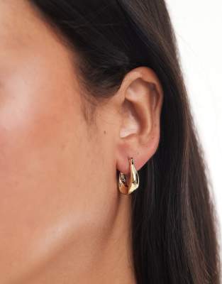 Pendientes de aro dorados efecto fundido de Pieces - view 1