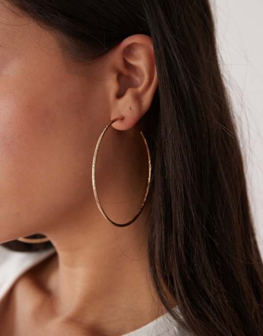 Pendientes de aro dorados extragrandes de Reclaimed Vintage