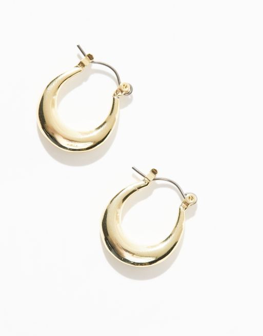 Pendientes de aro dorados irregulares de PIECES, 4 de 4