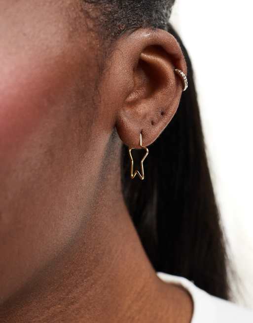 Pendientes de aro en forma de estrella chapado en oro de Kingsley Ryan, 3 de 4