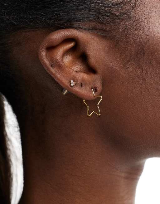 Pendientes de aro en forma de estrella chapado en oro de Kingsley Ryan, 4 de 4