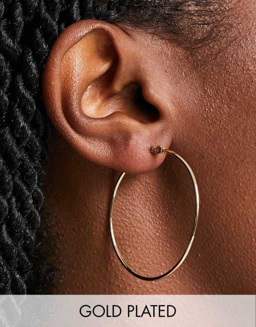 Pendientes de aro grandes chapados en oro de 18 quilates exclusivos de Pieces