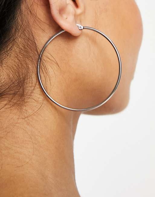 Pendientes de aro grandes plateados de acero inoxidable de Lost Souls