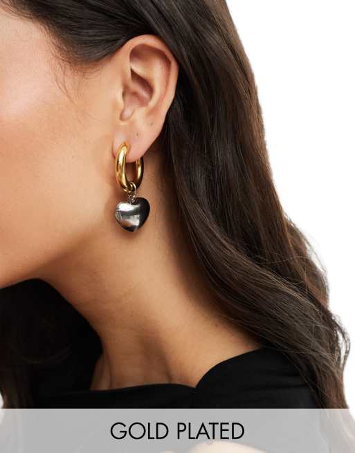 Pendientes de aro gruesos con charm de corazón de tonos combinados de acero inoxidable chapado en oro de Neck On The Line